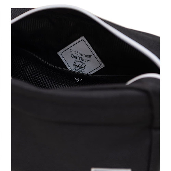 Herschel Chapter Small Toalettväska Svart