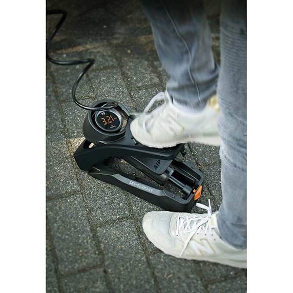 Sks Gulvpumpe Airstep Digital Sort 100 Psi