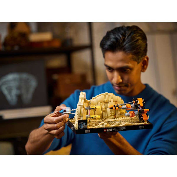 Lego Byggeri Spil Diorama: Mos Espa Pod Race