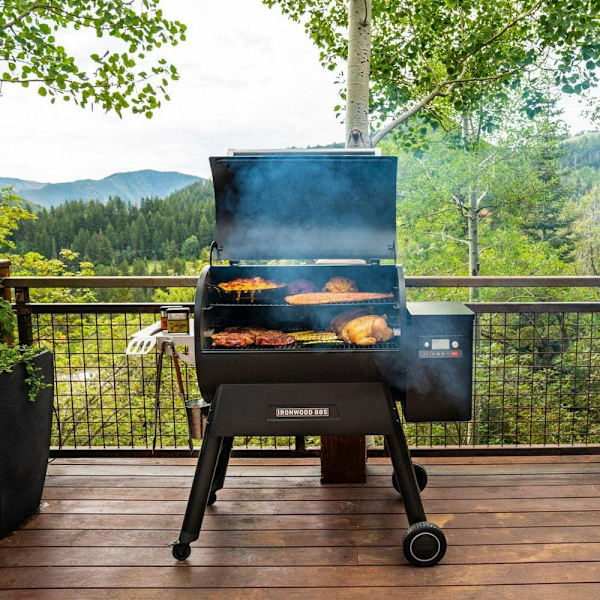 Traeger Grill Ironwood D2 885 Sort