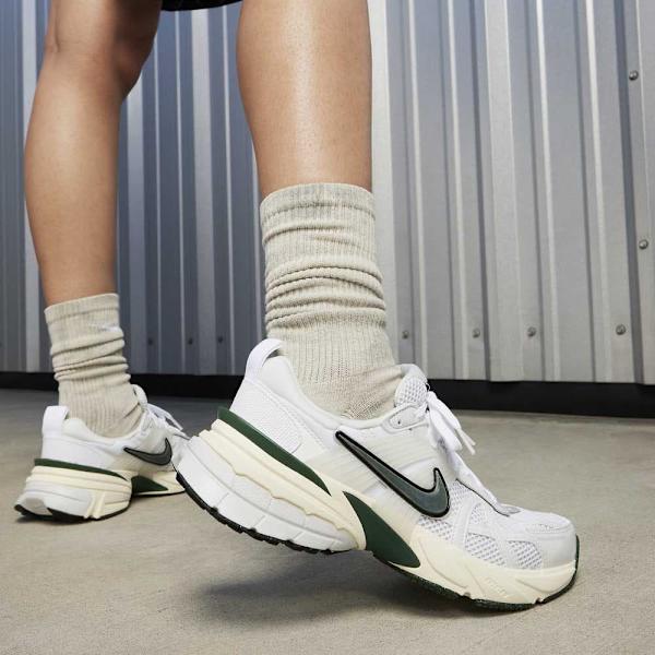 Nike V2k Run Skor Vit EU 40 Kvinna