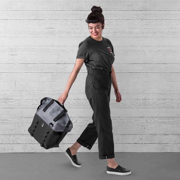 Chrome Laukku Urban Ex Rolltop Tote 40l Musta