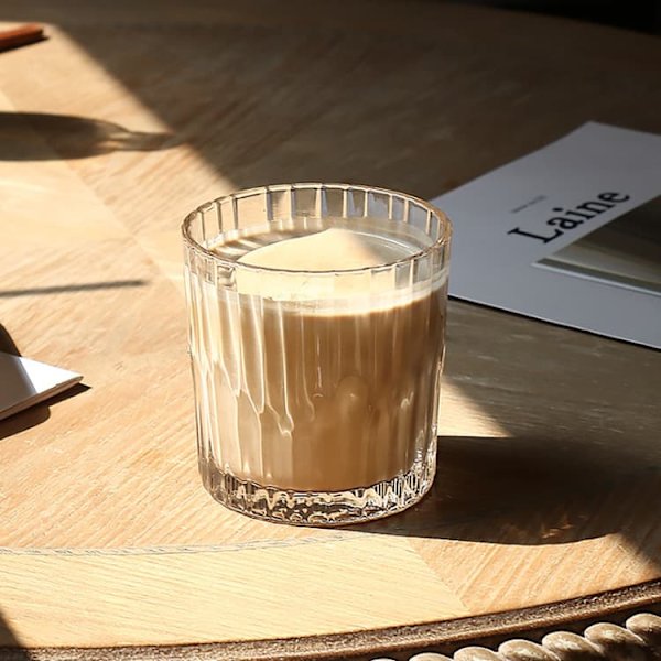 Retro gravyrglas för kaffe