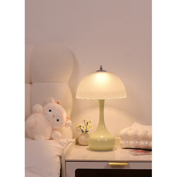 Bordslampa för sovrum, sänglampa, lyxig, exklusiv atmosfär, krämfärgad nattlampa