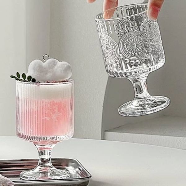 Vintage snidade högfotade glas
