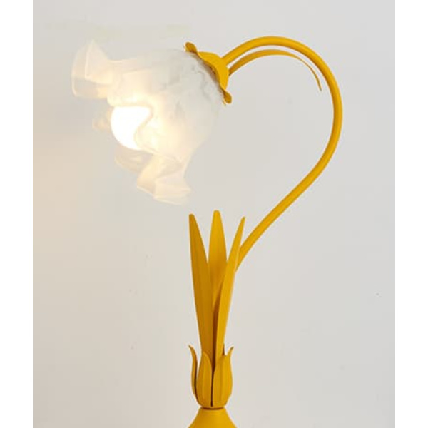 Bordslampa sovrum sänglampa ljus lyx liljekonvalj blomma atmosfär lampa nattlampa