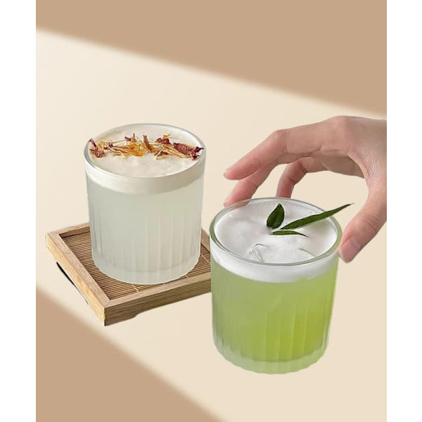 Indgraveret mælkeglas
