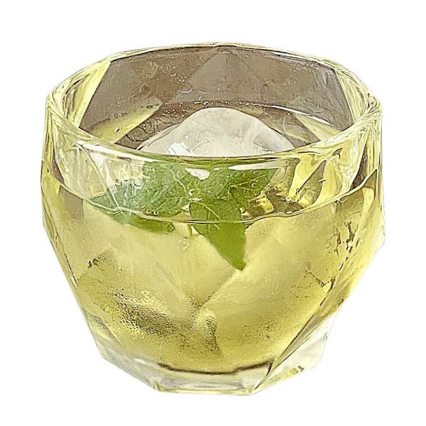 Flerfacetterat skuren glas, elegant val för uppfriskande drycker