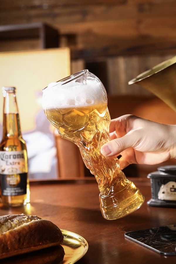 Ölmugg glas format som VM-trofé, 450ML hög