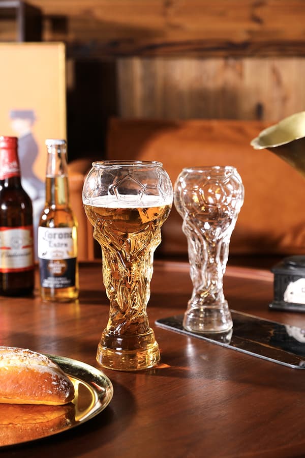 Ölmugg glas format som VM-trofé, 450ML hög