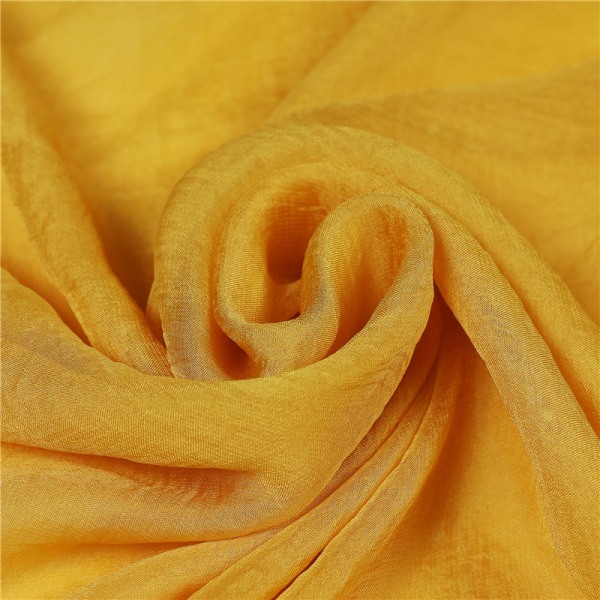 vacker glänsande scarf med en gradient färg, paljettscarf, paljett