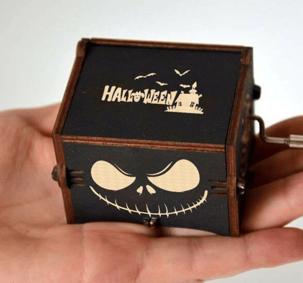 1 stk. y-formet træ håndsving musikboks horror nat maleri, C