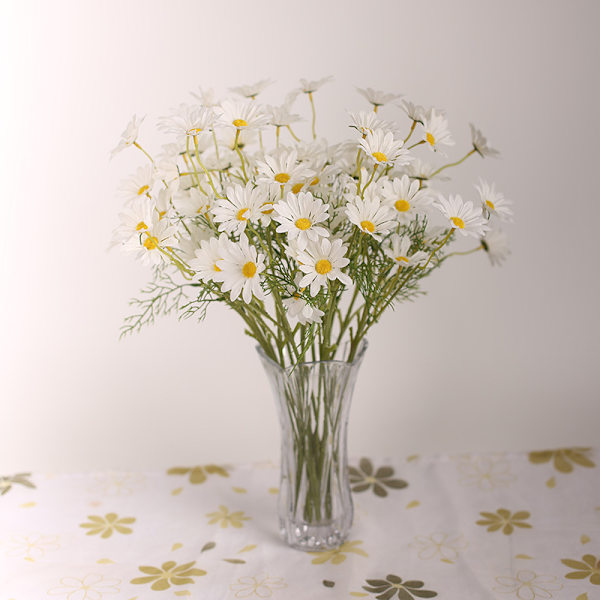 Konstgjord prästkrageblomma, konstgjord gerberablomma, kamomillblomsterarrangemang