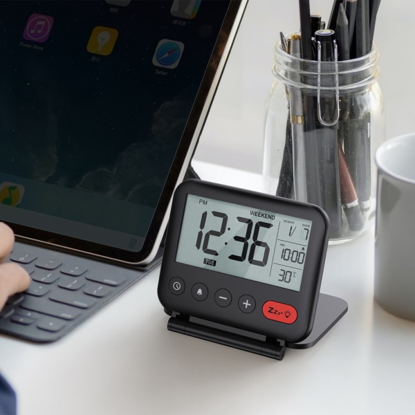 Resalarmklocka Mini Bärbar LCD Digital Klocka med Bakgrundsbelyst C