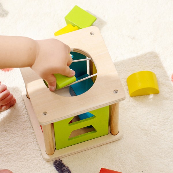 Match and Roll Form Sorter - Legetøj i træ - Til drenge eller piger
