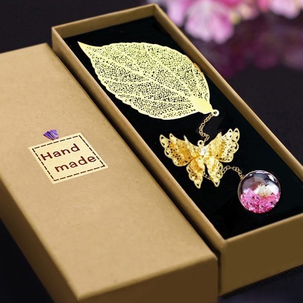 1 kpl Metal Leaf Bookmark (vaaleanpunaiset Diamond-kukat valkoiset), ystävänpäivä
