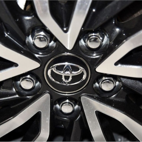4st Toyota 62mm hjulcentrumnavkapslar för logotyp Svart