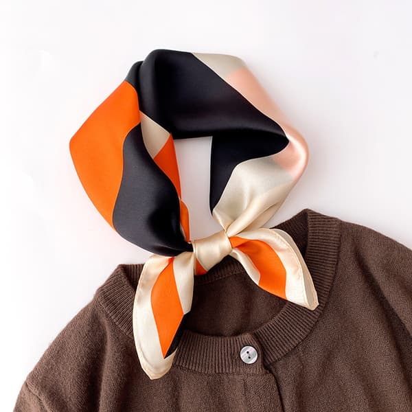 1 stk Silke tørklæde til kvinder Medium Square Satin tørklæde - Orange