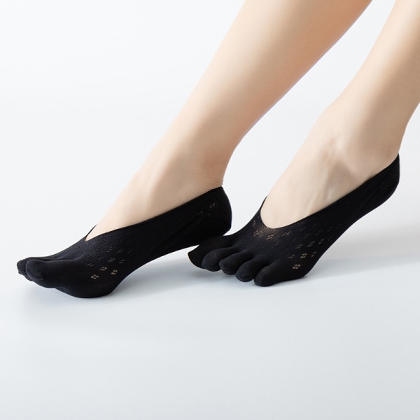 Grå kvinner føtter sokker fem fingre myk pustende lavt kuttet ankel