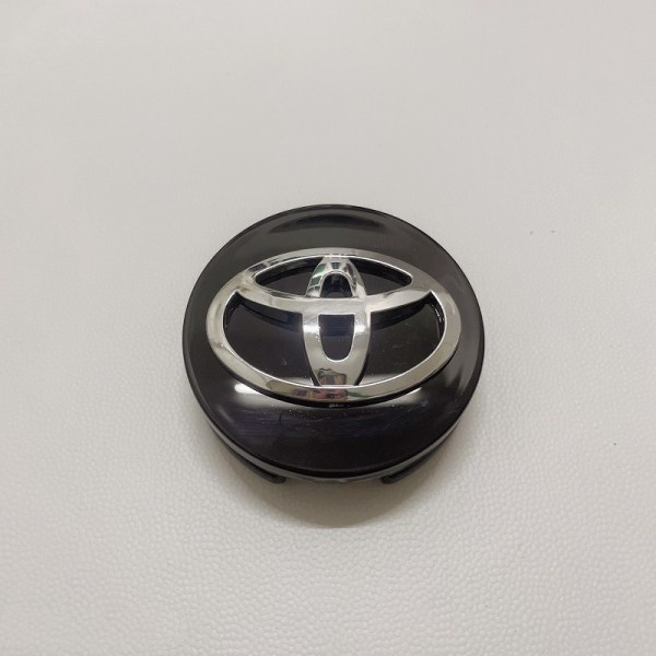 4 kpl galvanoidut mustat 62 mm:n Toyota-vanteet keskiöllä, logo logolla