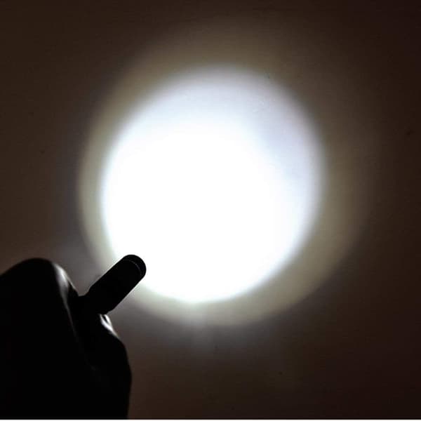 4-osainen LED-taskulamppu taktinen taskulamppu pidikkeellä