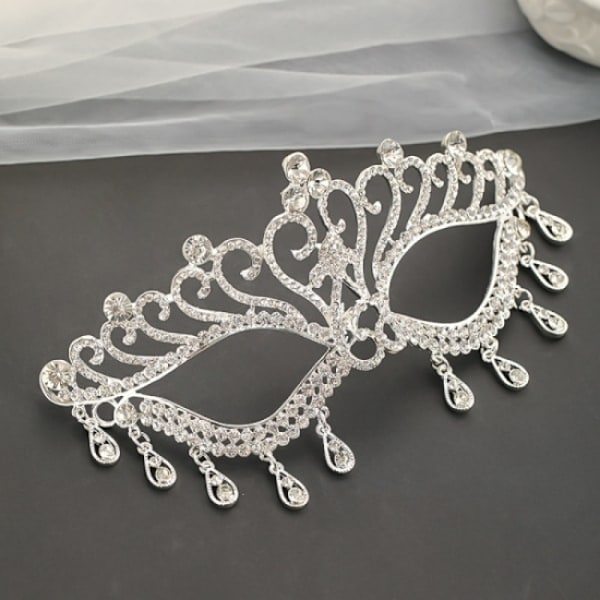 Hopeinen juhlatarvikesarja 1 kpl Luova juhlamaski Chic Rhinestone