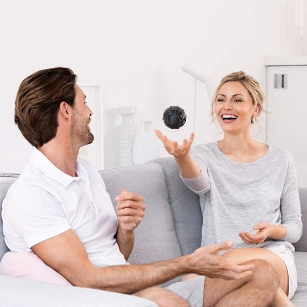 Massageboll med vibration, ergonomisk form och djupverkande surf