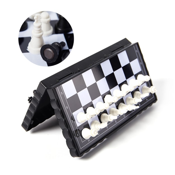 32-osainen mini set, taitettava magneettitasku, muovinen shakkipussi