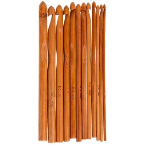 Sett med 12 bambusheklekroker 4-10 mm i en plastpose