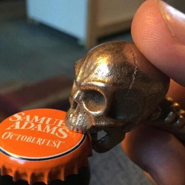 Pullonavaaja, Halloween-kallo, olut- ja viinipullonavaajat, kallopää