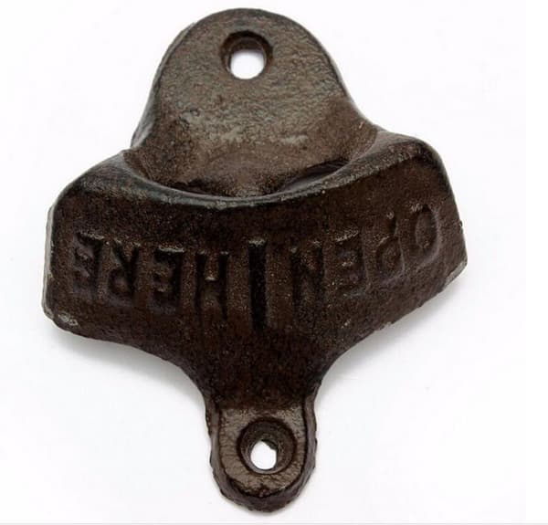 Seinälle kiinnitettävä vintage-tyylisen \"open here\" -pullonavaaja, pronssi