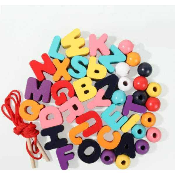 Trästaplade leksaker i alfabetsstil för barns trådspel,