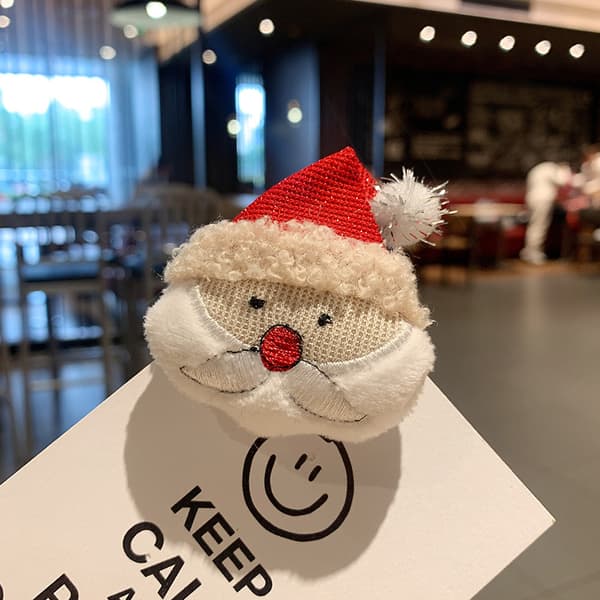 4 søde julebrocher, elg juletræ og julemand