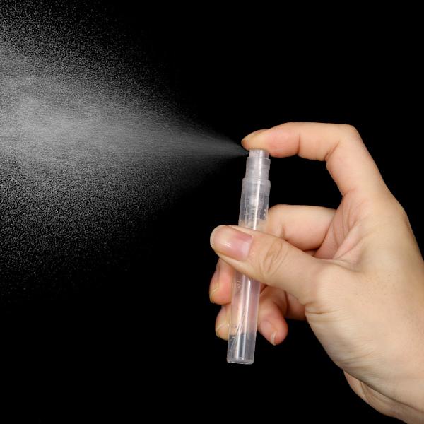 4 st transparenta tomma sprayflaskor, fint dimtryck