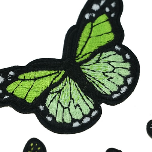 27 stycken blomsterbroderilappar, fjärilbroderi