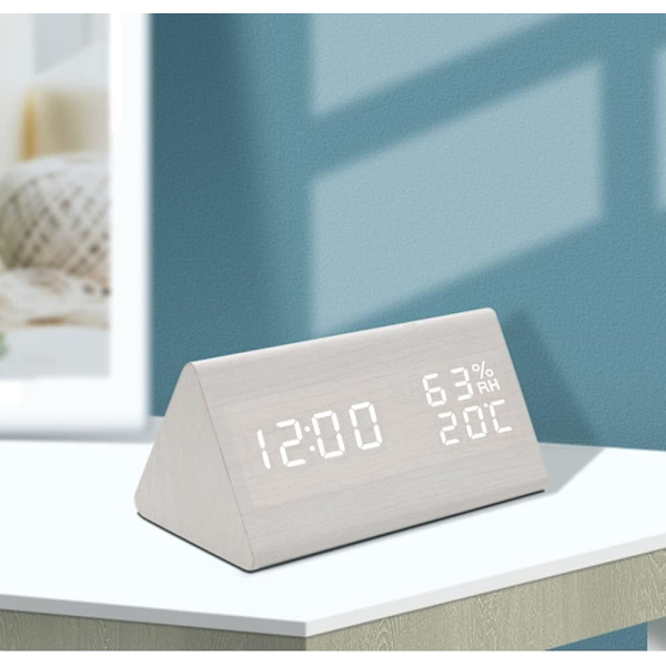 LED Træ Elektronisk Vækkeur, Digitalt Ur med 3 Alarm Indstillinger