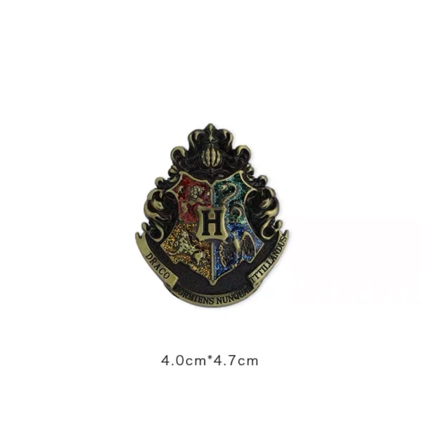 Set med 6 Hogwarts husnålar i metall, handemaljerade, levereras i en