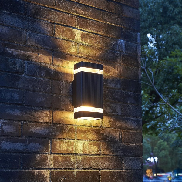 Utomhusvägglampa med varmvit LED-lampa, gjuten aluminium, I