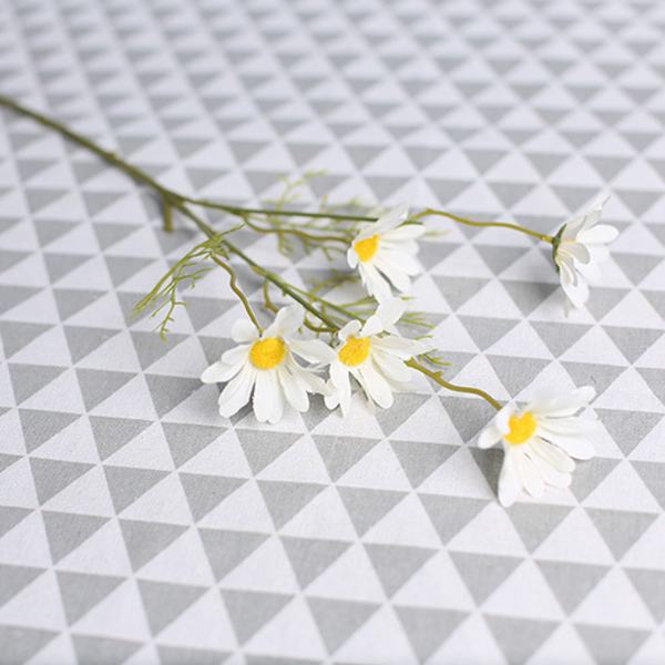 Konstgjord prästkrageblomma, konstgjord gerberablomma, kamomillblomsterarrangemang
