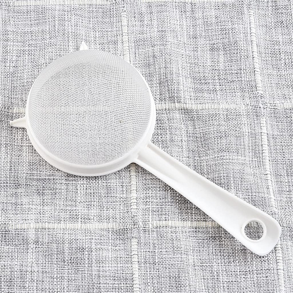 Hvit plast kjøkkensikt - 7 cm