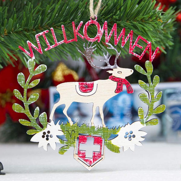 Julkrans i trä med hängande renar - Juldekoration i trä