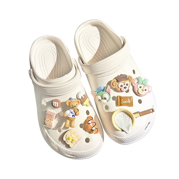 11 stk. Egg Bread Little Brown Bear skosmykker til Croc-sjarmer
