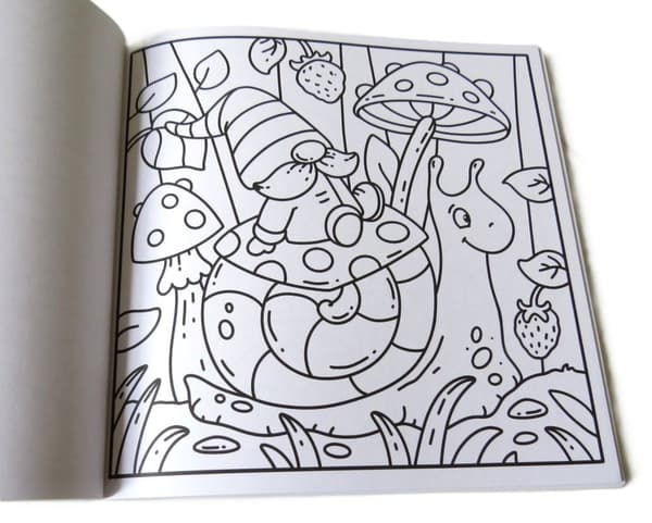 Comfy Gnomes Målarbok multifärg