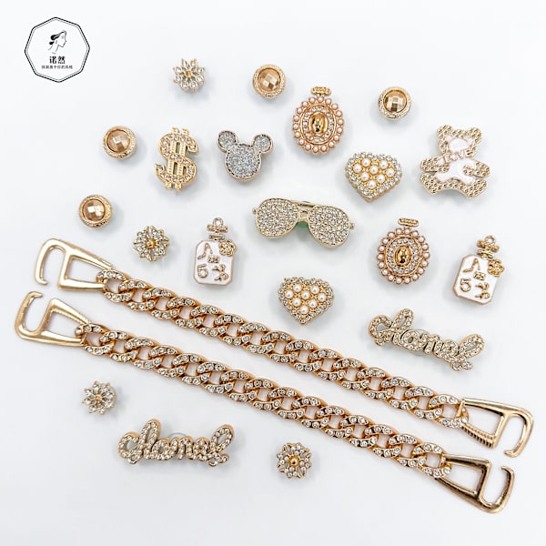 Skoberlocker Flower Croc Charms -koruihin, 22 kpl Skoberlocker Croc Charms -koruihin | Rannekoru Rannekorutarvikkeet | Juhlapalvelukset | Syntymäpäivälahja