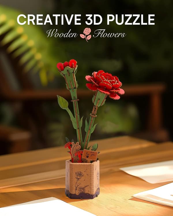 Dekorativt trepuslespill med kunstige blomster, 3D-modell i tre