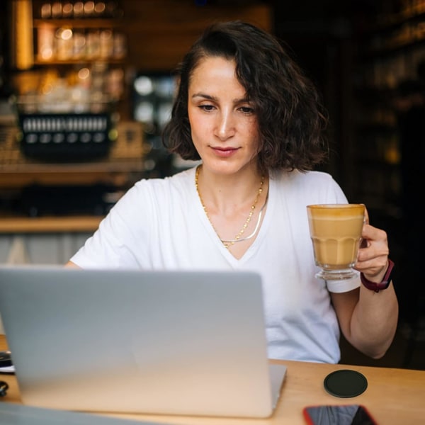 Sæt med 4 drikkeunderlag, silikoneunderlag skridsikre kopmåtter, egnet til kolde drikke, varme drikke, kaffekopper og andre drikkeunderlag (sort)