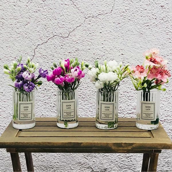 Miniatyrdockhusvas – Liten blomvas i skala 1/12 för dockhusinredning Red