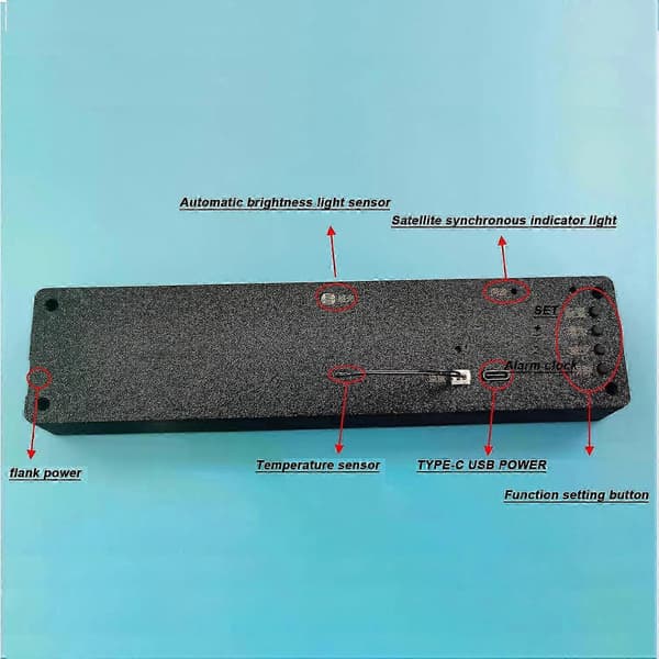 GPS Satellit Väggklocka med Automatisk Tidssynkronisering, 6-siffrig LED-display, Datum Temperatur Larm, Typ-C Driven GREEN