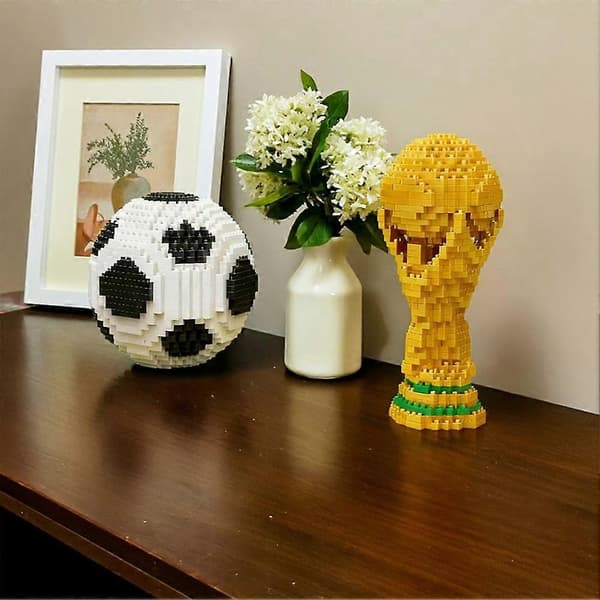 Ultimat present: 900 st VM-trofé & boll byggklossset Yellow