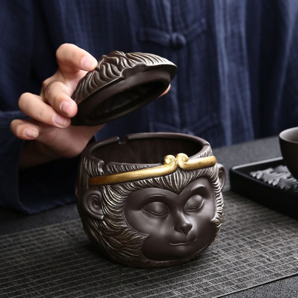 Ashtray with cover new Chinese light luxury home living room windproof creative personality trend Wukong large ashtray